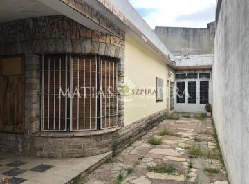 Casa · 158m² · 5 Ambientes · 1 Cochera · Casa a La Venta en San Justo