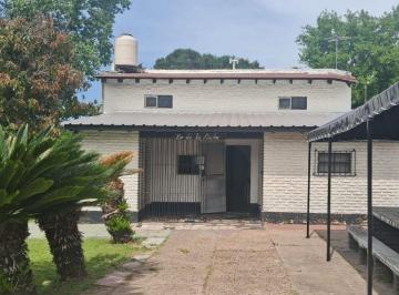 Quinta vacacional de 4 ambientes, La Matanza · Casa Quinta, Estilo Campo, Sobre Lote de 1.100 m²