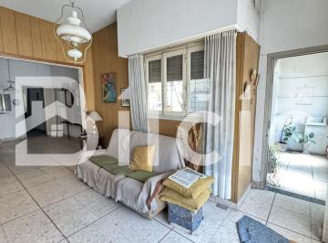 Casa · 145m² · 6 Ambientes · 1 Cochera · Casa en Venta de 6 Amb en Lanús Oeste