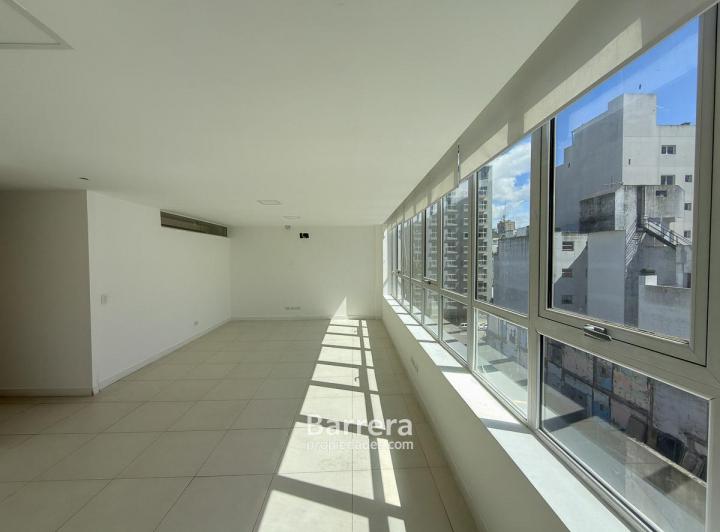 Oficina comercial · 80m² · 1 Cochera