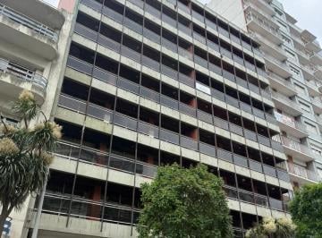 Departamento de 4 ambientes, Mar del Plata · Amplio Semipiso 4 Ambientes 2 Cocheras Macrocentro