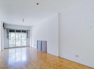 Departamento · 80m² · 4 Ambientes · 4 Ambientes con Balcon Al Frente a 250 m de Plaza Italia.