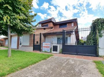 Casa · 93m² · 2 Dormitorios · 2 Cocheras · Chalet en PH 3 Ambientes con Entrada P/ Autos - Soler y C. de Dolores