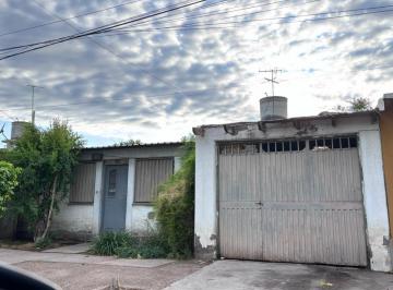 Casa de 3 ambientes, Godoy Cruz · Venta de Casa en Carrodilla, a Pocos m de Calles Jj Paso y San Martin
