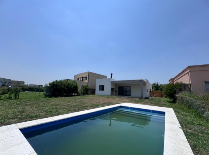 Casa en venta en Santa Lucia · 5 ambientes