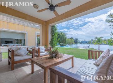 Casa · 375m² · 8 Ambientes · Casa Al Agua en Venta en Los Castores - Nordelta con 4 Dorm..