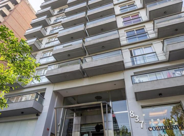 Departamento · 85m² · 8 Ambientes · 1 Cochera