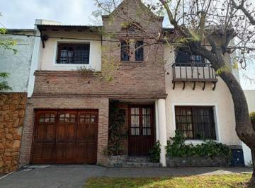 Casa de 6 ambientes, Ensenada · Venta de Casa de 4 Dorm. de 200 m² en Calle 25 de Mayo Ensenada