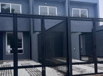 PH · 105m² · 4 Ambientes · 1 Cochera · Venta Dúplex Dos Dorm. en Barrio Jardín, Ingreso Para Auto y Patio