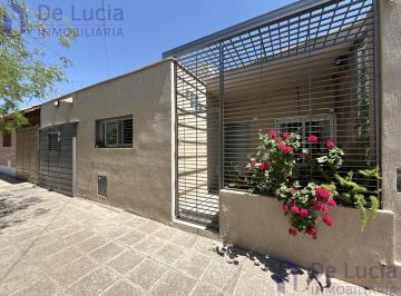 Casa · 131m² · 4 Ambientes · 2 Cocheras · 3 Hab/cochera Pasante/piscina