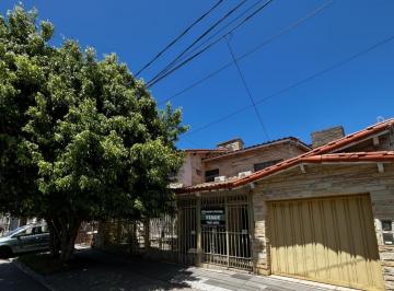 Casa · 188m² · 6 Ambientes · 2 Cocheras · Venta Casa en Haedo Norte