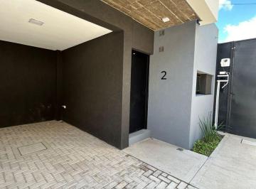 Departamento de 2 ambientes, La Plata · Dúplex en Venta de 1 Dormitorio con Patio y Cochera en 71 Entre 134 y 135 La Plata