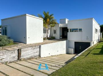 Casa de 6 ambientes, Costa Esmeralda · Venta Casa Costa Esmeralda con Piscina Climatizada, Spa y Fondos Libres