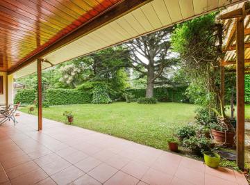 Casa · 199m² · 4 Ambientes · 2 Cocheras · Casa en Montemar