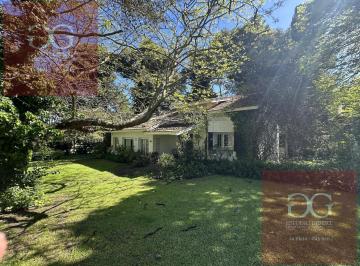 Casa · 200m² · 7 Ambientes · 1 Cochera · Casa en Venta 4 Dorm. Pinamar