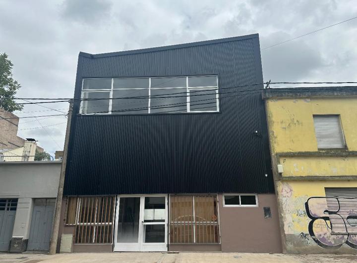 Local comercial · 232m²