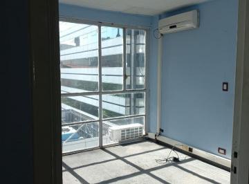 Oficina comercial · 80m² · 1 Ambiente · Alquiler de Oficina de 50 m² en Montserrat