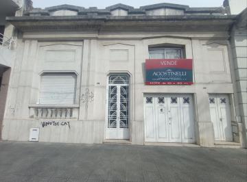 Casa · 300m² · 5 Ambientes · 1 Cochera · Casa en Venta en La Plata - 3 Dorm.