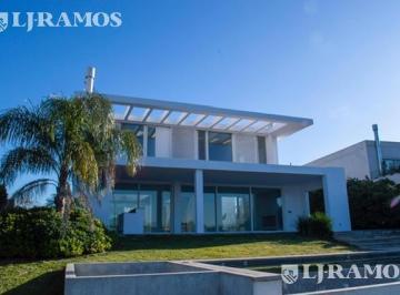 Casa · 400m² · 5 Ambientes · 2 Cocheras · Casa en Venta Al Lago Barrio Muelles - Puertos / Escobar