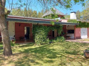 Casa · 250m² · 5 Ambientes · 2 Cocheras · Venta Casa con Pileta Tipo Chacra en Club de Campo Haras El Malacate