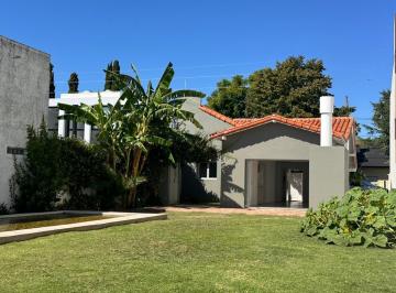 Casa · 128m² · 3 Ambientes · 2 Cocheras · Casa de 2 Dorm. en Venta en Manuel B. Gonnet