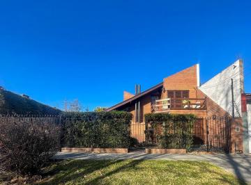 RFP-RFP-1676_2 · Casa 5 Ambientes 3 Dorm.. | Bernardino Rivadavia Al 300