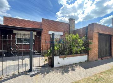 Casa · 120m² · 3 Ambientes · 1 Cochera · Venta Casa 3 Ambientes en Villa Morra Pilar