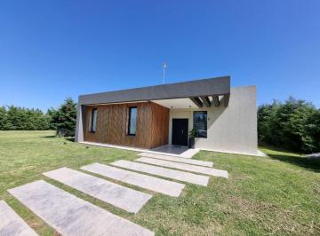 Casa de 5 ambientes, Esteban Echeverría · Casa en Alquiler en Belleville de Canning! 3 Dorm. + Escritorio! Impecable!