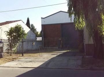 Bodega-Galpón · 320m² · 4 Ambientes · 1 Cochera · Galpon en Venta en Luis Guillón