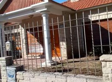Casa · 6 Ambientes · Casa en Una Plata de Tres Dorm. La Plata - Tolosa