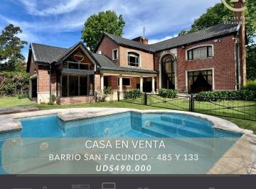 Casa · 381m² · 3 Dormitorios · 1 Cochera · Venta Casa 3 Dorm., Barrio San Facundo, Gorina