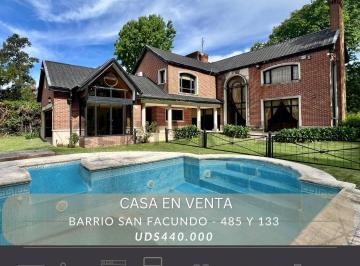 Casa · 381m² · 3 Dormitorios · 1 Cochera · Venta Casa 3 Dorm., Barrio San Facundo, Gorina