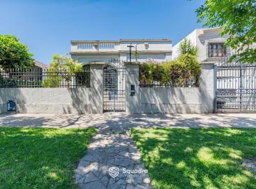 Casa · 240m² · 4 Dormitorios · 2 Cocheras · Venta - Casa 4 Dorm. con Patio y Quincho. Zona Sur, Rosario - Apto Crédito.