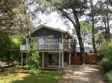 Casa de 4 ambientes, Mar de las Pampas · Casa de 3 Dorm. a La Venta - María del Mar - en Mar de Las Pampas.