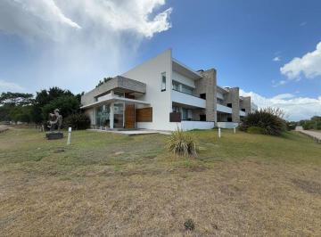 Departamento de 2 ambientes, Las Gaviotas · Oportunidad de Inversión: Departamento Retrasado en Las Gaviotas – Edificio Punta 30
