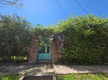 Casa · 80m² · 3 Ambientes · 3 Cocheras · Casa en Ituzaingo Sur.