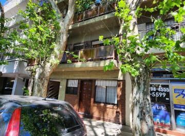 Departamento · 70m² · 3 Ambientes · 1 Cochera · Departamento de 3 Ambientes en Planta Baja con Patio y Espacio Guardacoche en Venta. Olivos