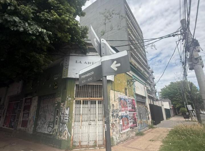 Terreno · 210m²