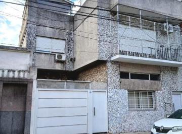 PH · 105m² · 4 Ambientes · 1 Cochera · P. H Cuatro Ambientes con Patio y Cochera