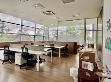 Oficina comercial · 110m² · 3 Ambientes · 1 Cochera · Oficina en Av Peron