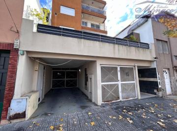 Garage · 14m² · 1 Cochera · Excelente Cochera Cubierta, Amplia y Facil Acceso.