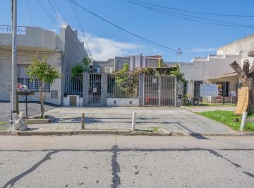 Casa · 150m² · 7 Ambientes · 1 Cochera · Casa en Venta. 5 Ambientes en Sarandí.