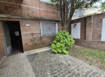 general-san-martin-san-martin-venta-casa-5-o-mas-ambientes · Amplia Casa 6 Ambientes con Garage Doble y Fondo Libre