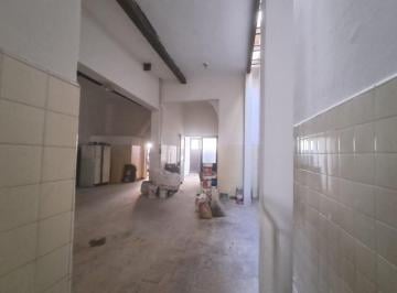 Local comercial · 116m² · 1 Cochera · Local en Venta con Cochera - Deposito y Patio - Sin Expensas - Barracas