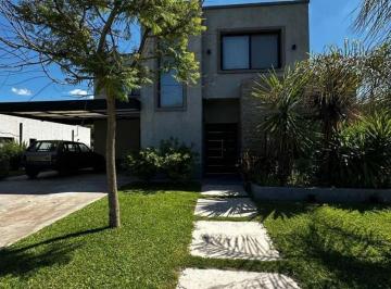 Casa · 160m² · 5 Ambientes · Casa Chalet en Venta en Los Arces, La Cañada de Pilar, Pilar