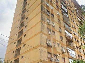 Departamento · 66m² · 5 Ambientes · Muñecas 1095 - Depto. 3d C/ Balcon a Refaccionar