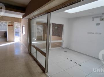 Oficina comercial · 497m² · 8 Ambientes · 10 Cocheras · Casa en Alquiler en Centro de Cipolletti Ideal Para Proyectos Comerciales Consultorios Médicos Ofic