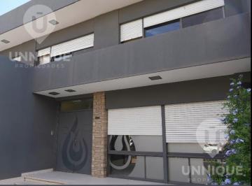 Oficina comercial · 497m² · 8 Ambientes · 10 Cocheras · Casa en Alquiler en Centro de Cipolletti Ideal Para Proyectos Comerciales Consultorios Médicos Ofic