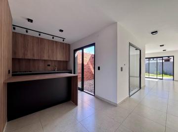 Casa · 120m² · 4 Ambientes · 2 Cocheras · Duplex en Venta a Estrenar en Claros Village
