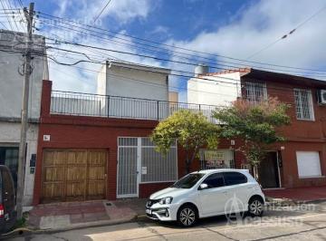 Casa · 190m² · 4 Ambientes · 2 Cocheras · Casa en Venta Béccar